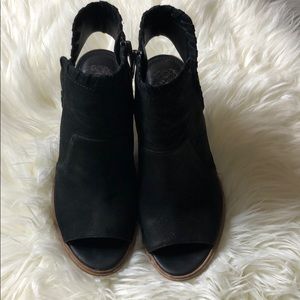 Vince Camuto Sandals